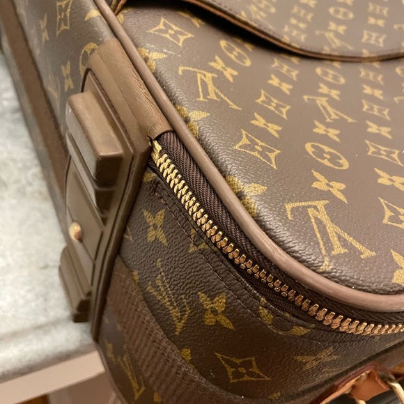 Authentic Louis Vuitton suitcase - Picture 5 of 16